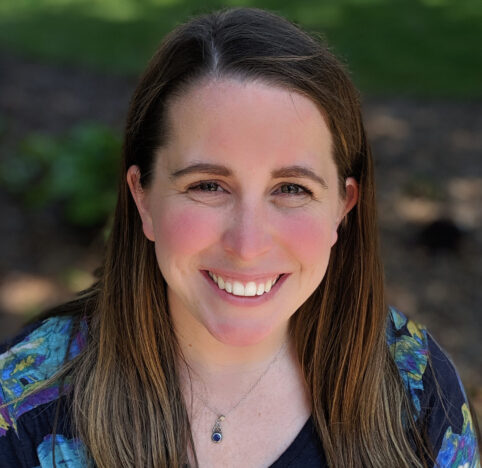 Professional portrait of Elizabeth Palmer